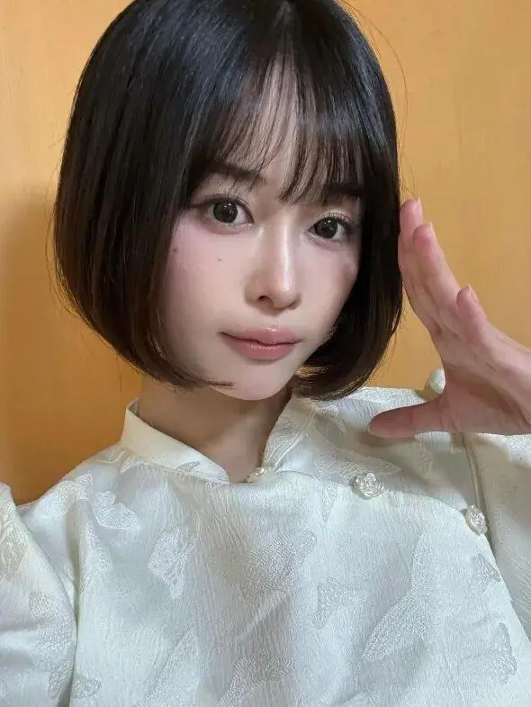 娇小的身材，也有大大的胸怀，百年一遇的天才女神，引退！