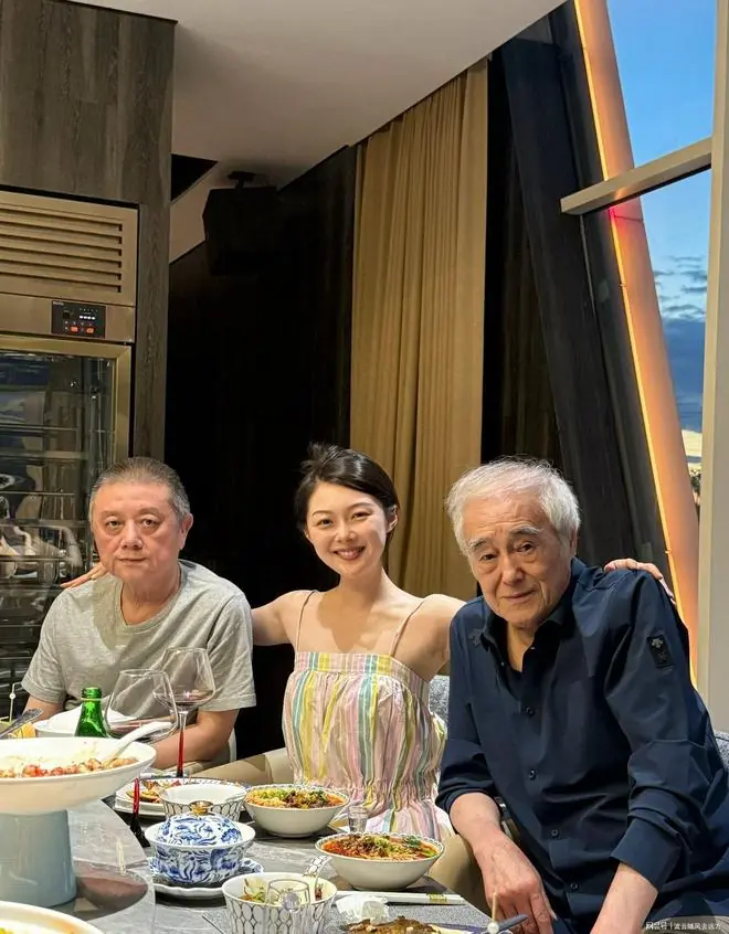 王子文王朔恋情曝光，67岁近况引猜测，徐静蕾联系之谜