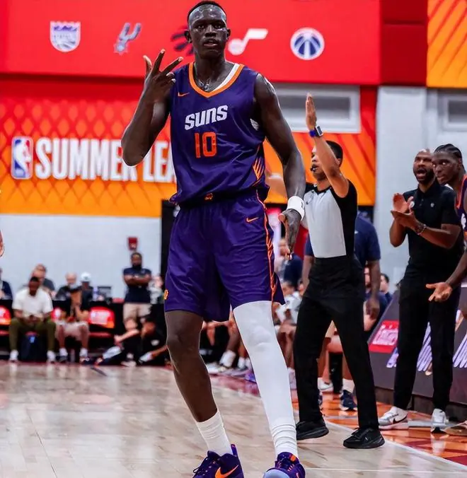 连扣杨瀚森和NBA老兵！狂轰15+15且0失误，美媒：马威该让位了！