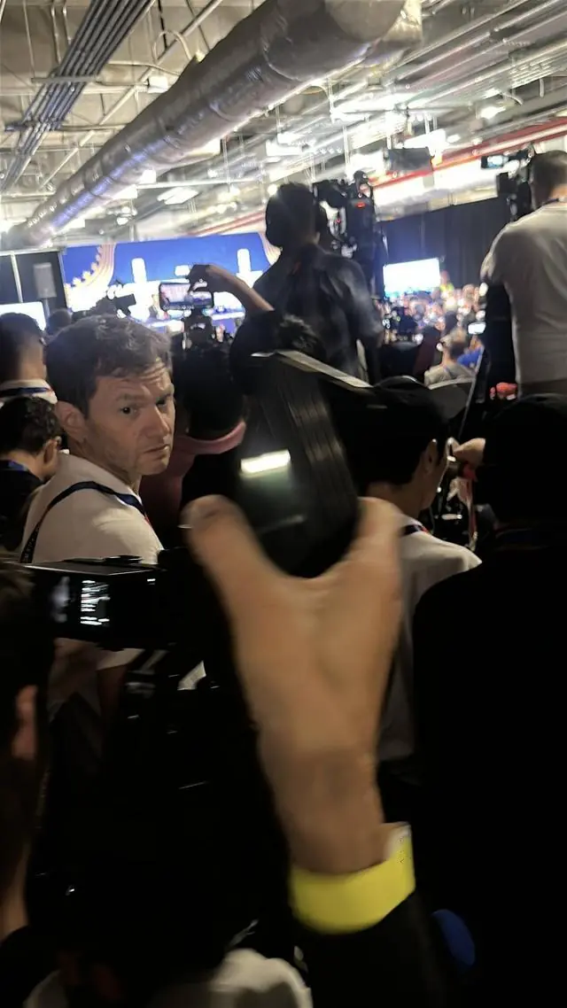 阿根廷将穿客场蓝色队服？英格兰主帅：如果迷信能够帮到球队，我绝对会这么做