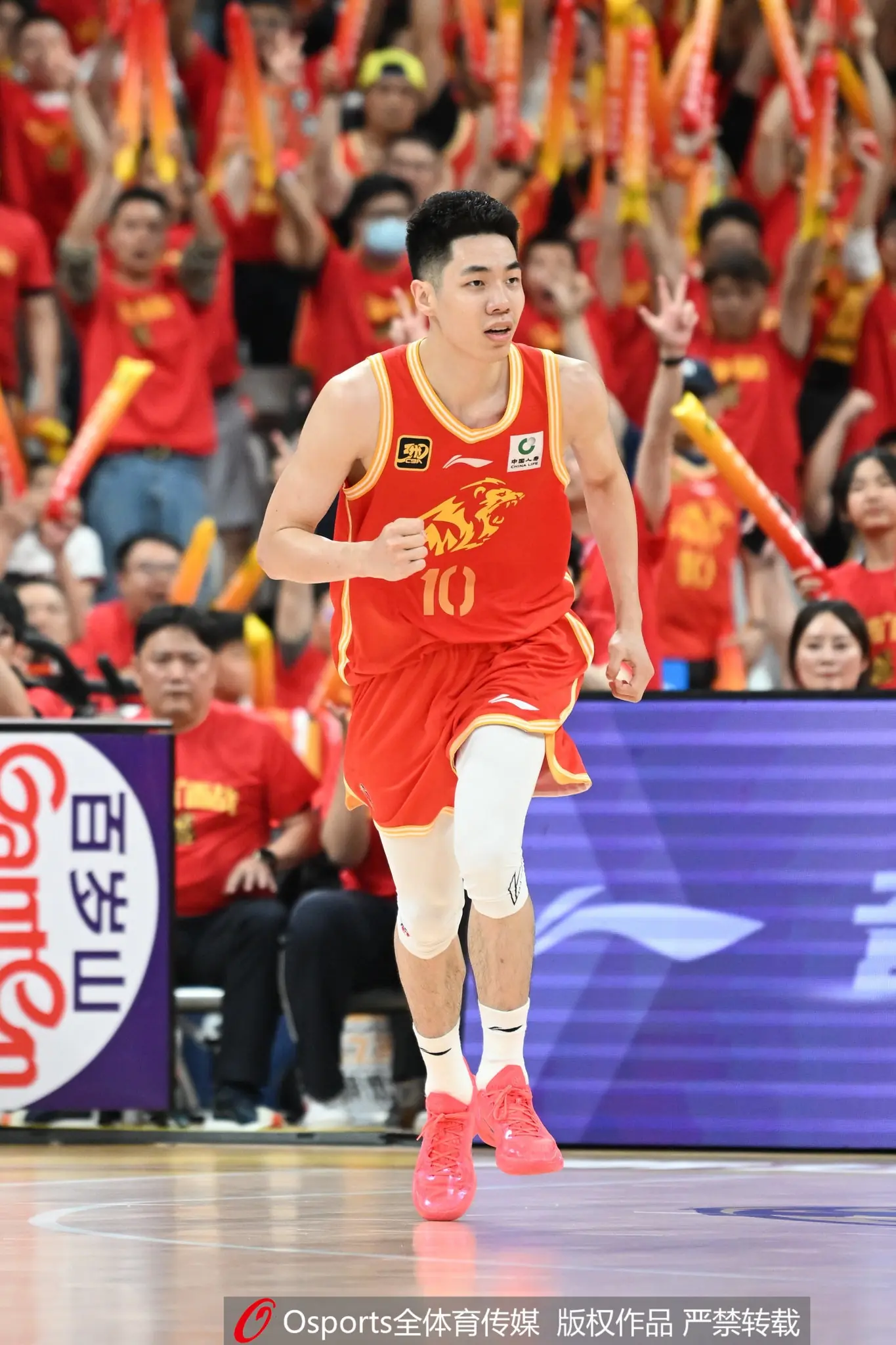 广厦男篮和朱俊龙续约3年 球队今夏遇到了较为严重的资金问题