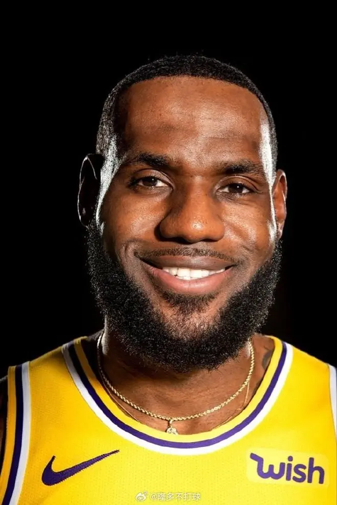 记者曝NBA猛料！勇士队对签下詹姆斯一事持悲观态度，成功性很低