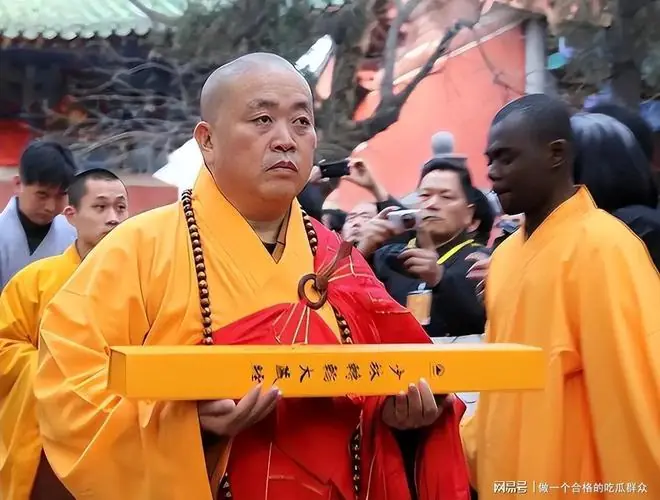 少林寺新方丈释印乐，上任才10个月，寺院账面少了800多万