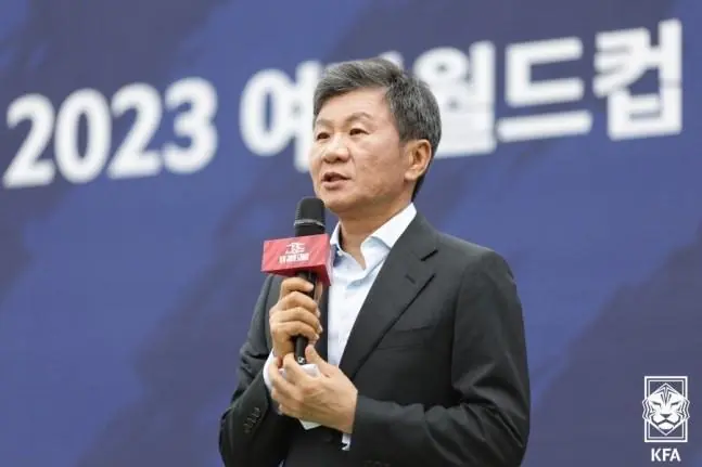 官方：韩国足协主席郑梦奎递交辞呈，结束13年零5个月的任期