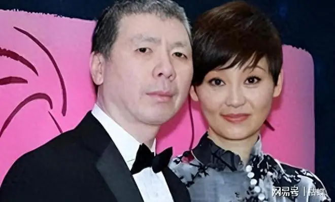 徐帆回应离婚9个月后,冯小刚再陷争议,养女徐朵成导火索