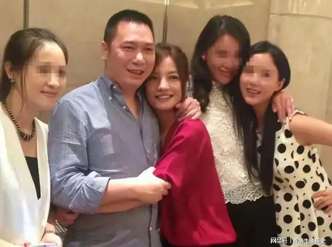 赵薇前夫黄有龙的发家史：从市长司机，到6天输掉3.8亿的亡命徒