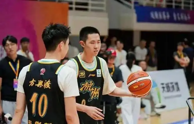 连签三将!山西男篮外线升级,赵嘉仁王俊杰相继就位,就差内线了