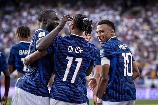 3-0完胜！世界杯最大夺冠热门诞生：4战轰进13球，姆巴佩创纪录