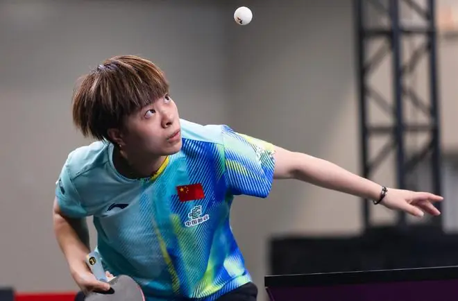 3-2险胜日乒新星！中国女乒王牌绝境逆转：挺进八强霸气握拳大吼