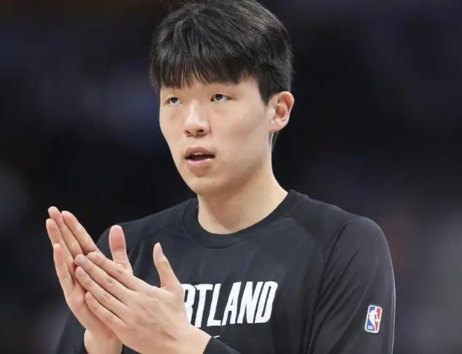 媒体人：杨瀚森因长途奔波免疫力下降，湿疹没好所以缺席比赛