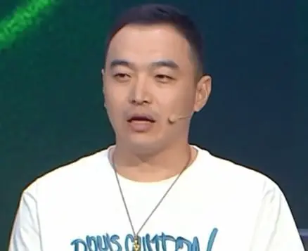 冯潇霆：我的偶像是卡纳瓦罗，偶像成为自己教练是很幸福的事