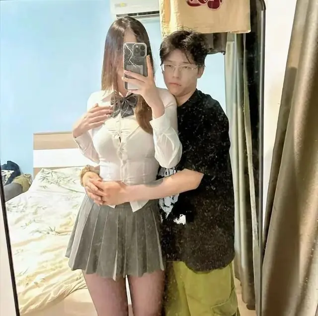 神评：假如你觉得自己没用，不妨想想曾经有人为诺基亚设计了保护套~