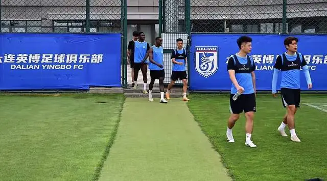 毛伟杰替补复出，大连两翼人齐了，德尔加多有望加盟 踢海港将首秀