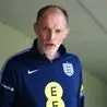 希勒警告英格兰：刚果防守将成难题，图赫尔需破大巴