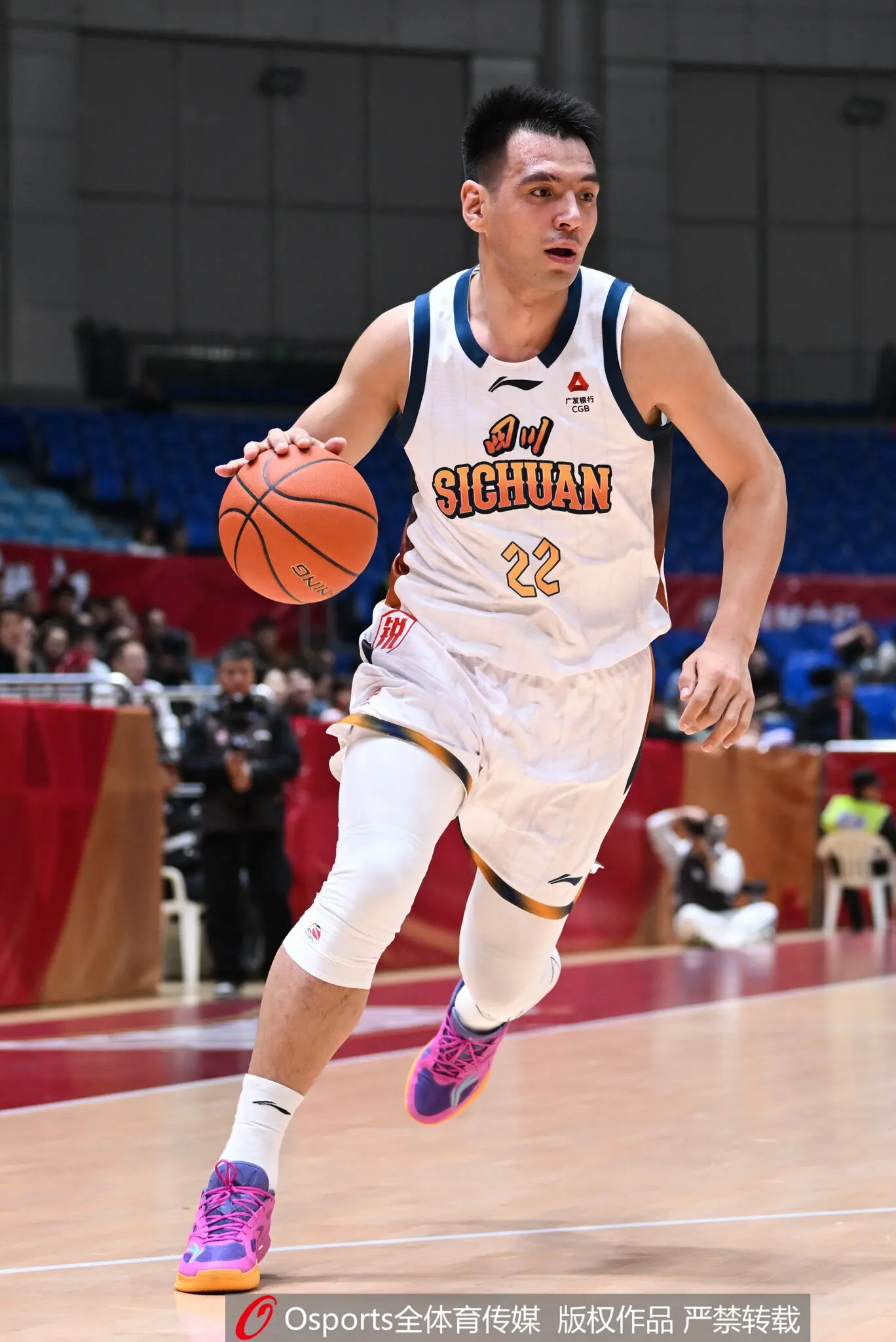 上赛季在四川6.4分4.8板1.1助！媒体人：山东男篮将签下杨文学