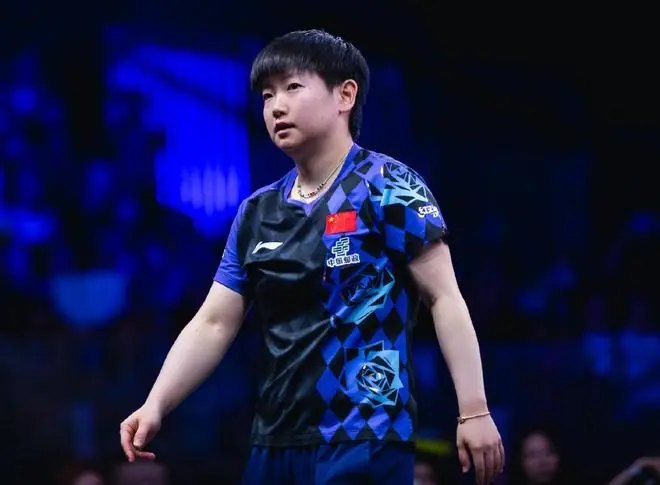 黄牌惹恼小魔王连得9分定乾坤！孙颖莎4-1王艺迪，国乒预定第三冠