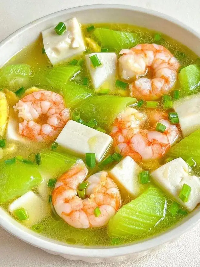 三伏天别舍不得吃，建议：中老年多吃几种高蛋白食物，精神过苦夏