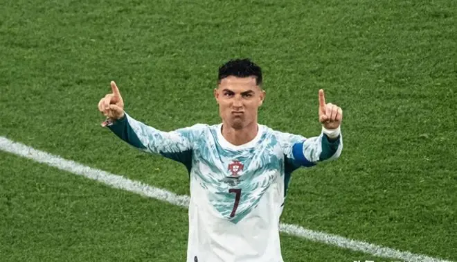 从0-1到2-1!点射破门当选最佳!C罗真性情,赛后发声让球迷动容