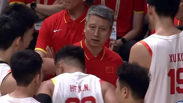 赵继伟17分盘活进攻，中国男篮大胜晋级 杨瀚森10+5 郭士强不固执