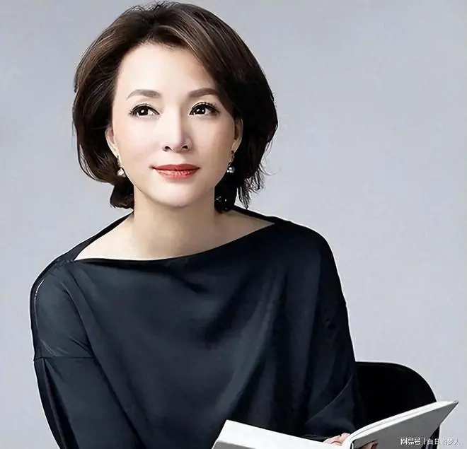 老公失联、母亲去世，如今董卿没想到，儿子反而成为她唯一的救赎
