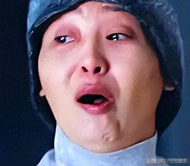 冯小刚这下服软了！近况曝光脑袋全是斑块，养女徐朵脸肿原因曝光