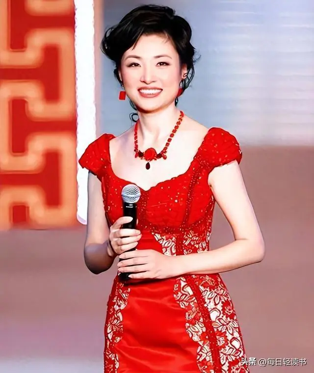 结婚12年，央视一姐终离婚：婚姻只剩疲惫与痛苦
