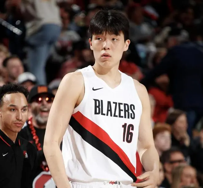 全能发挥，杨瀚森投篮10中5&三分3中2拿到12分9板4助