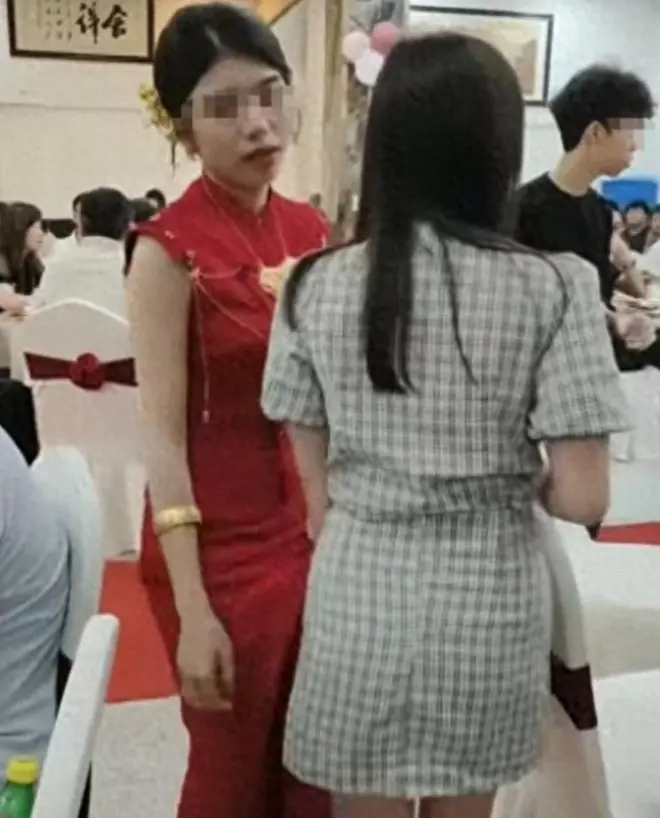 广东新娘和堂姐互撕后续：新郎曝更多猛料，新娘道歉，堂姐不原谅