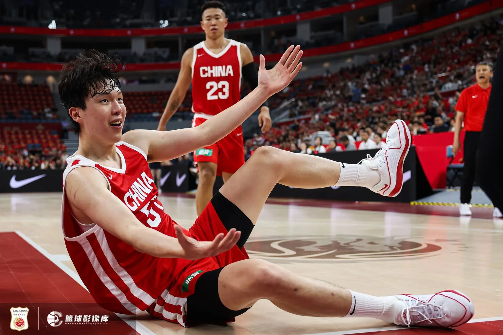 解说：杨瀚森在低位打同位置球员效果很差 这不仅是小杨个人问题