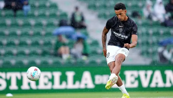 伯恩茅斯接近签下前皇马前锋,转会费或达2500万镑