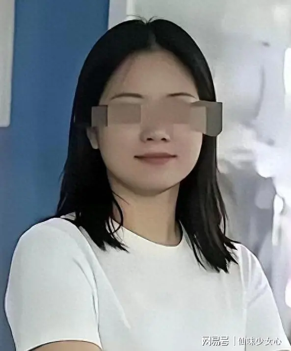 通报停职还没完！霸占车位彭某再迎三大噩耗，遴选成绩被扒底朝天