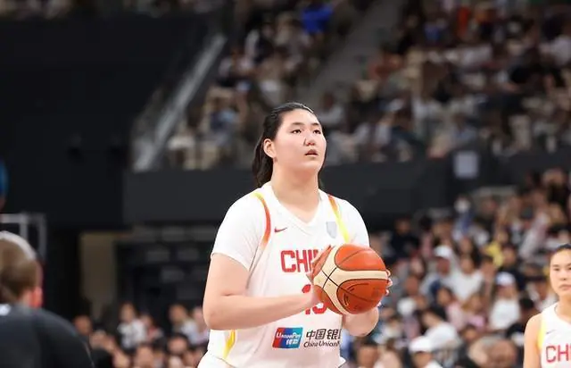 领先17分遭翻盘！中国女篮又输2分，张子宇空砍25+11，王思雨18+6