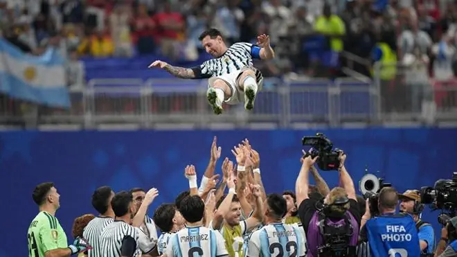 冠军之心！阿根廷13分钟连入三球，3-2惊天逆转埃及挺进八强