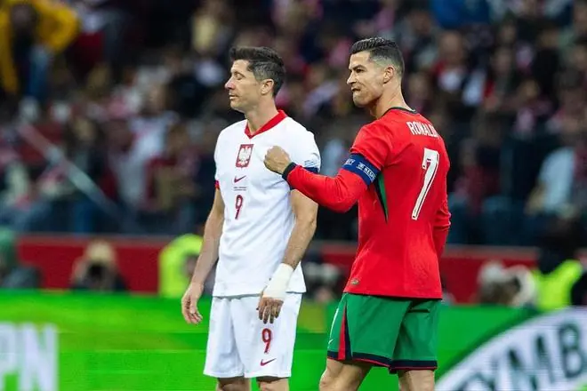 炸了！疑似伊布炮轰FIFA：世界杯4次偏袒保送C罗+葡萄牙 莱万转发