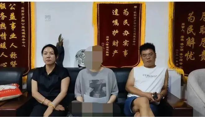 35岁未婚女高管“倒立遗嘱”：1000万元资产不给父母，全部赠予小姨，明确与小姨配偶无关！工作人员：合法，但若结婚生育需为子女预留财产
