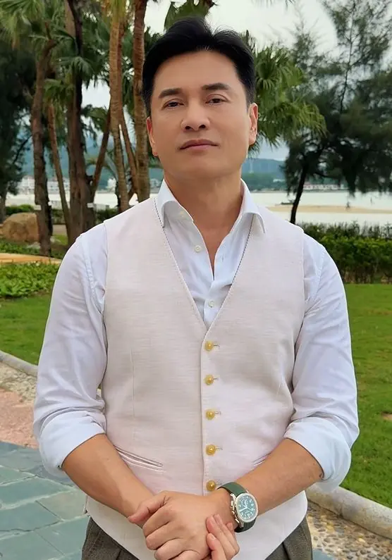 70岁吕良伟对自己真狠！40年都不碰这些食物，难怪这么显年轻