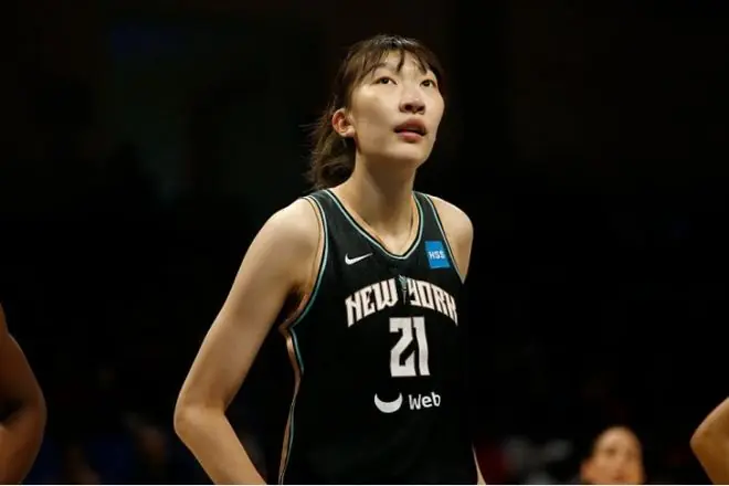 韩旭未登场躺冠！自由人力克王牌夺冠 历史首支WNBA总裁杯双冠王