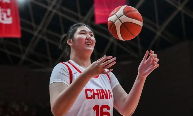 热身赛：单节仅6分！中国女篮惜败澳大利亚 张子宇28+10+4帽
