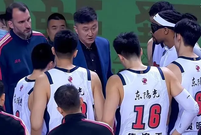 杜锋将离任，广东换帅三大热门出炉，谁能拯救球队？