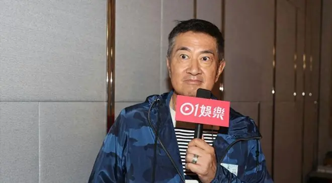 香港知名艺人重回TVB主持,其老婆姐姐是施明，仍未知其下葬地点