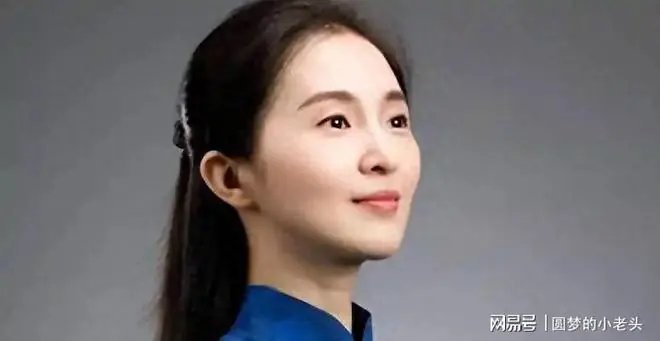 “最美校长胡红梅”堕落史:凭美貌走上巅峰,但一夜之间人设崩塌