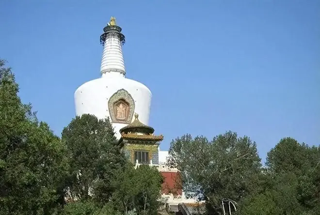 北海公园暗藏玄机！白塔下竟埋着千年未解之谜？探秘皇家园林