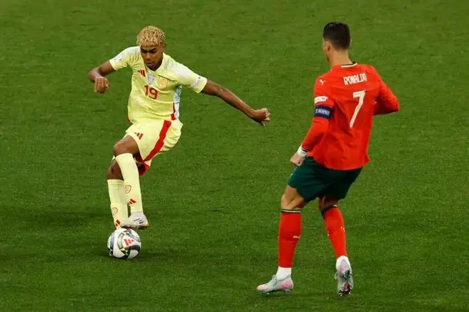 3-0！2-1！西班牙队创历史，C罗打破心魔，世界杯决赛提前上演