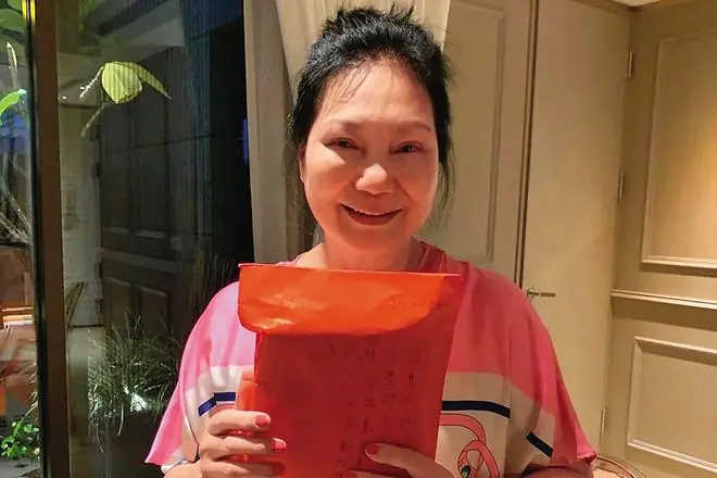 S妈回应大S遗产卡余额不足42万，称女儿养孩子和打官司花光了