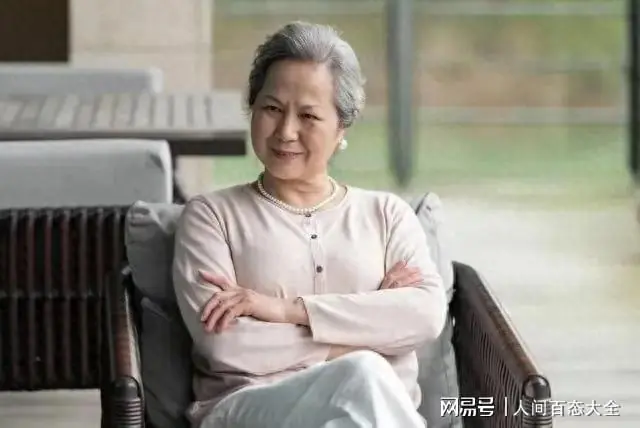 我每月拿6000养孙子，儿媳抽5000给亲妈！儿子吼：不诚心过就滚蛋