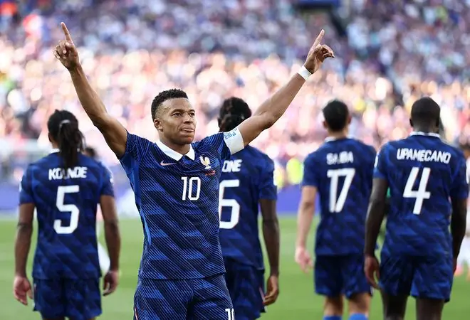 反转！法国1-0，还得感谢巴拉圭，姆巴佩说出内情，德尚太聪明了