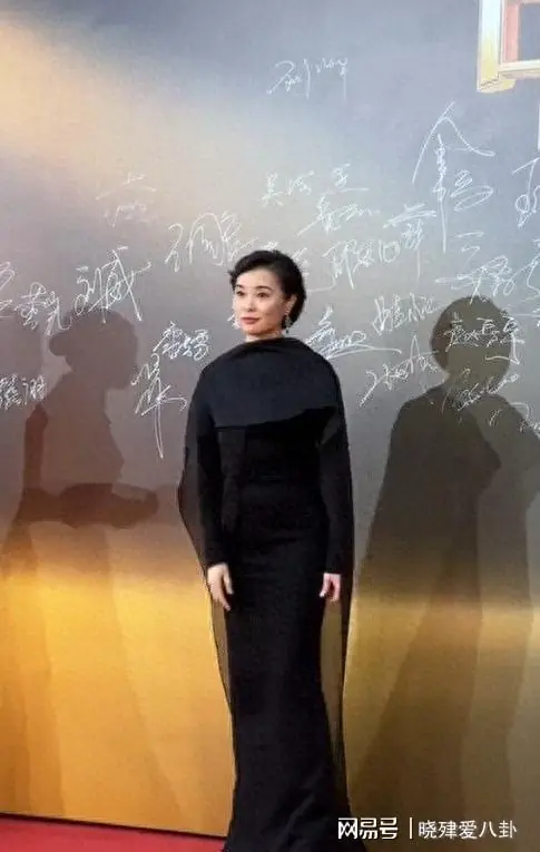 陈建斌与吴越分手20年后重修旧好,蒋勤勤难掩苦涩
