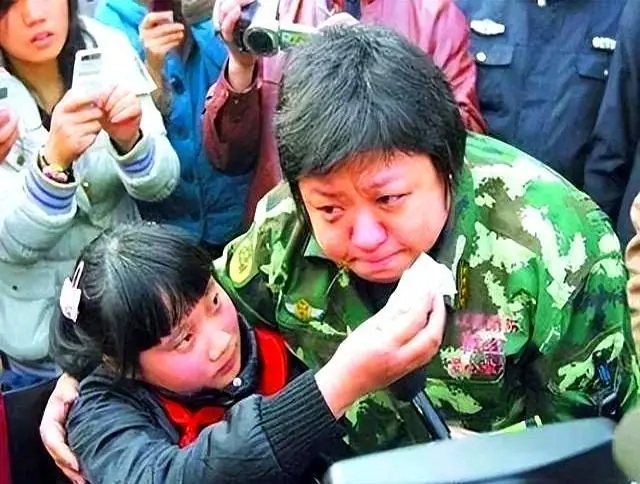 麻烦大了！短短24小时韩红再遭重挫，惊动官方机构，被圈内人士暗示名誉难保