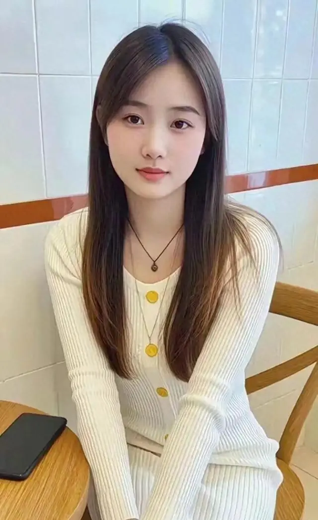50岁大哥跟女雇主同居12年,雇主病逝,雇主女儿:我妈生前有交代