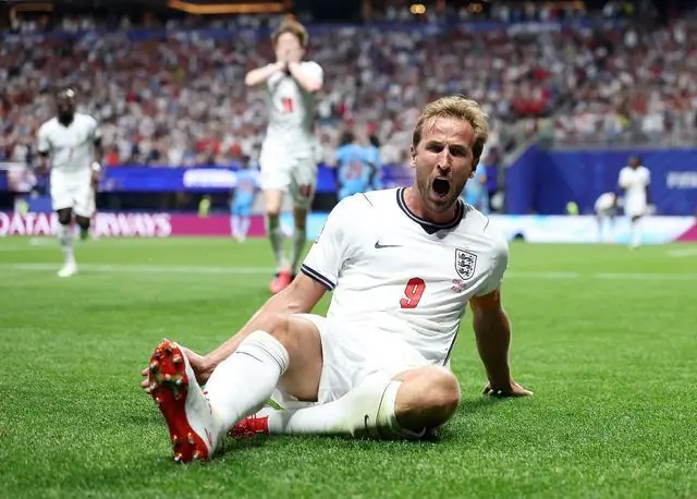 2-1神剧情！英格兰绝境逆转民主刚果！凯恩爆发轰11分钟梅开二度